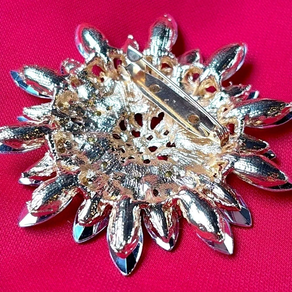 Rhinestone Glass w/ Gold Tone Floral Bouquet Starburst Brooch Pin Large 2.75